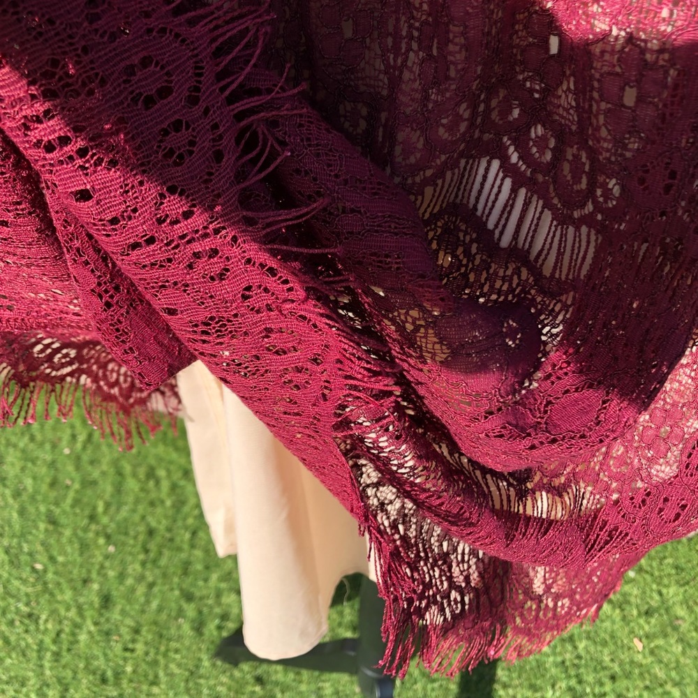 Maroon lace dress. - Picture 3 of 5